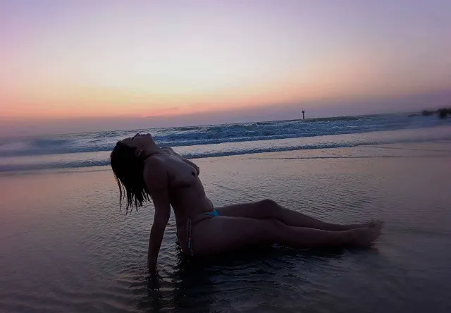 ROMINA HOT